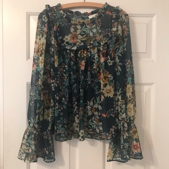 NEW Eri and Ali Floral Top - Picture 6 of 8